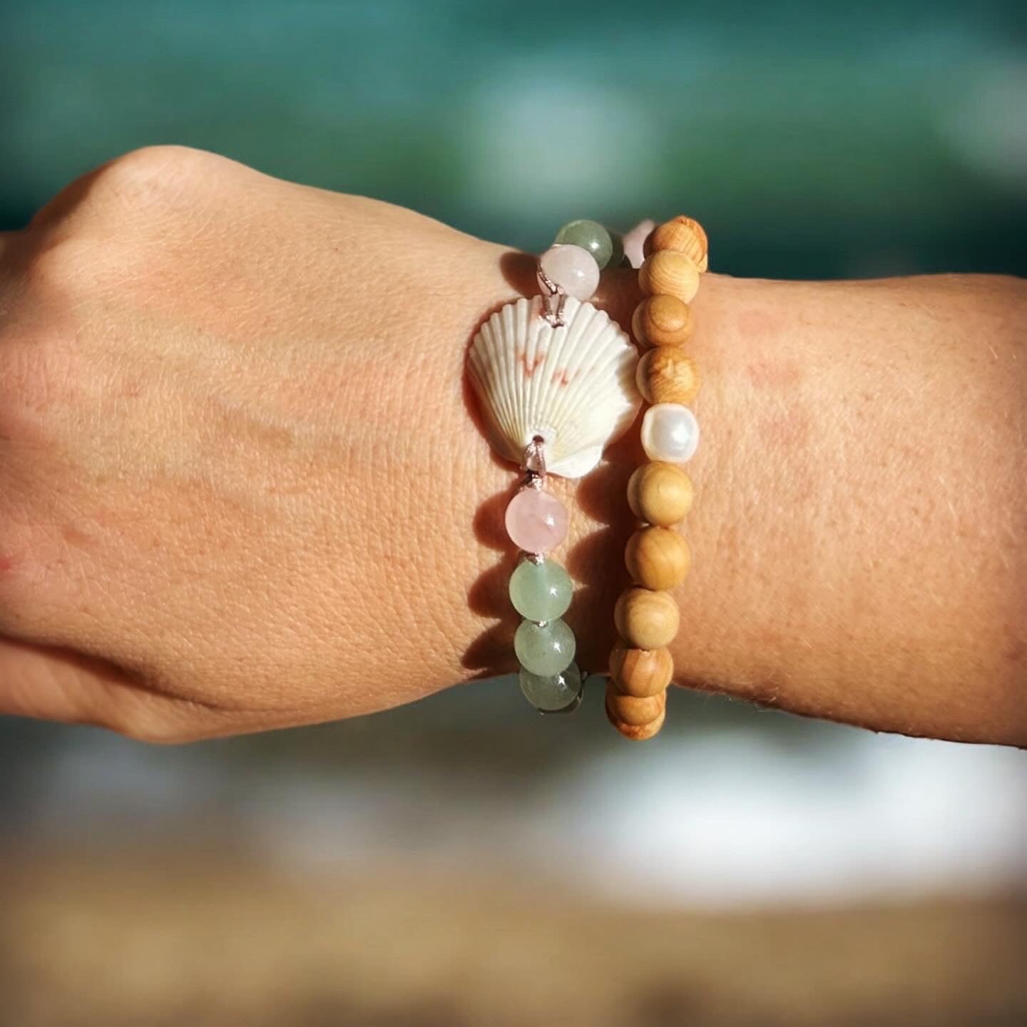 Macrame Bracelet: Scallop Shell with Stones