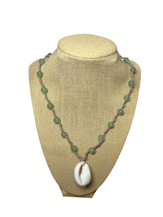 Macrame Necklace: Scotch Bonnet Shell+Green Aventurine