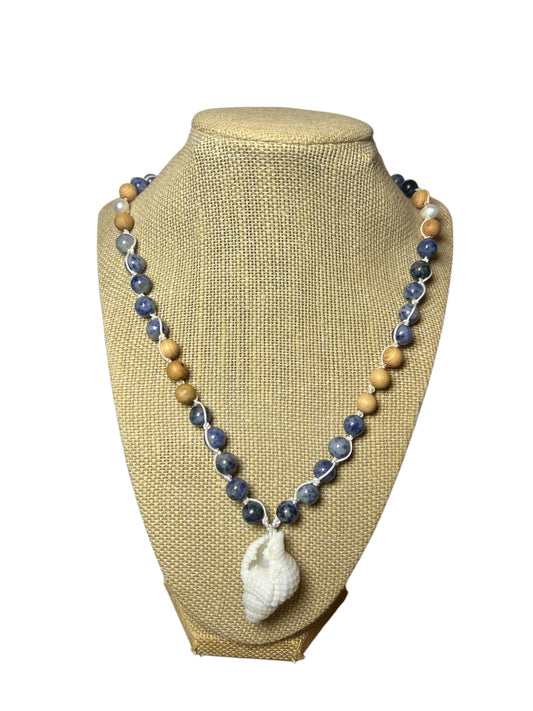 Macrame Necklace: Atlantic Distorsio Shell+Blue Spot Jasper
