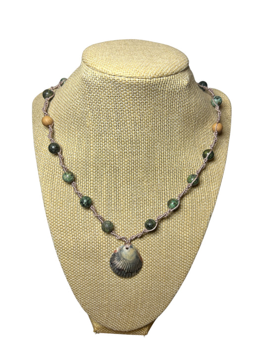 Macrame Necklace: Scallop Shell+African Turquoise