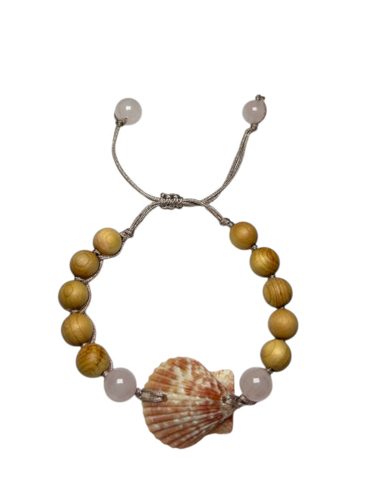 Macrame Bracelet: Scallop Shell with Stones