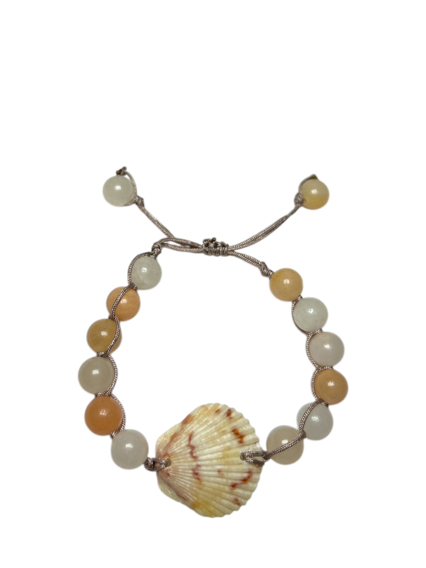 Macrame Bracelet: Scallop Shell with Stones