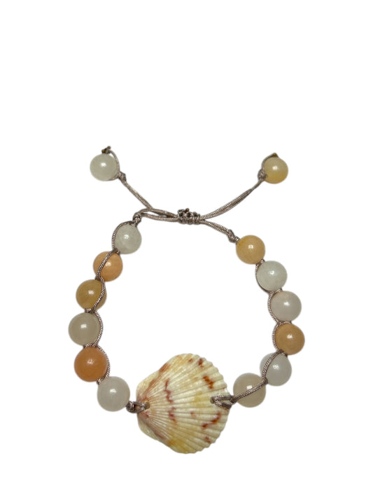 Macrame Bracelet: Scallop Shell with Stones